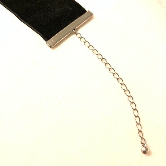 Velvet Lace Up Choker - Picture 5 of 7